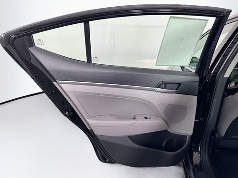 Used 2020 Hyundai Elantra SEL FWD image 24