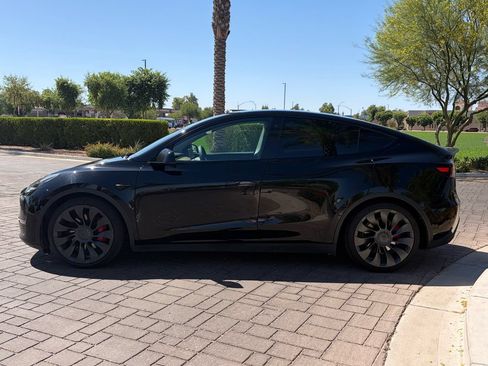 Used 2021 Tesla Model Y Performance AWD/4WD image 5