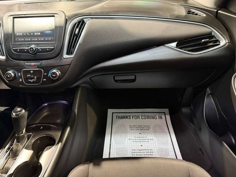 Used 2018 Chevrolet Malibu LT image 18
