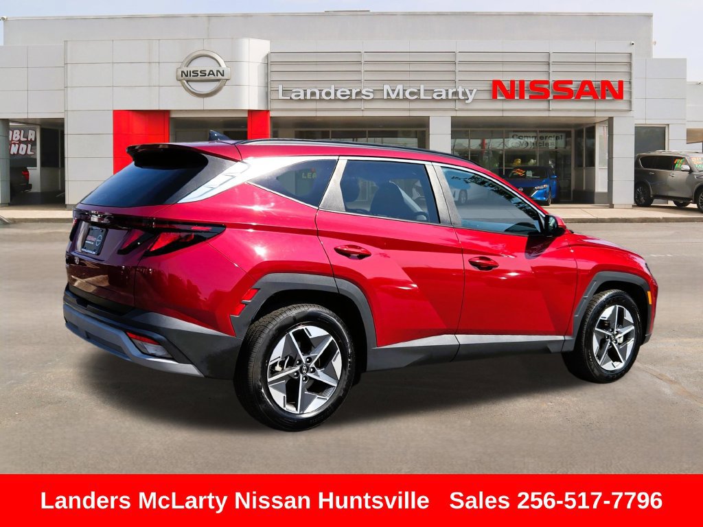 Used 2025 Hyundai Tucson SEL FWD image 3