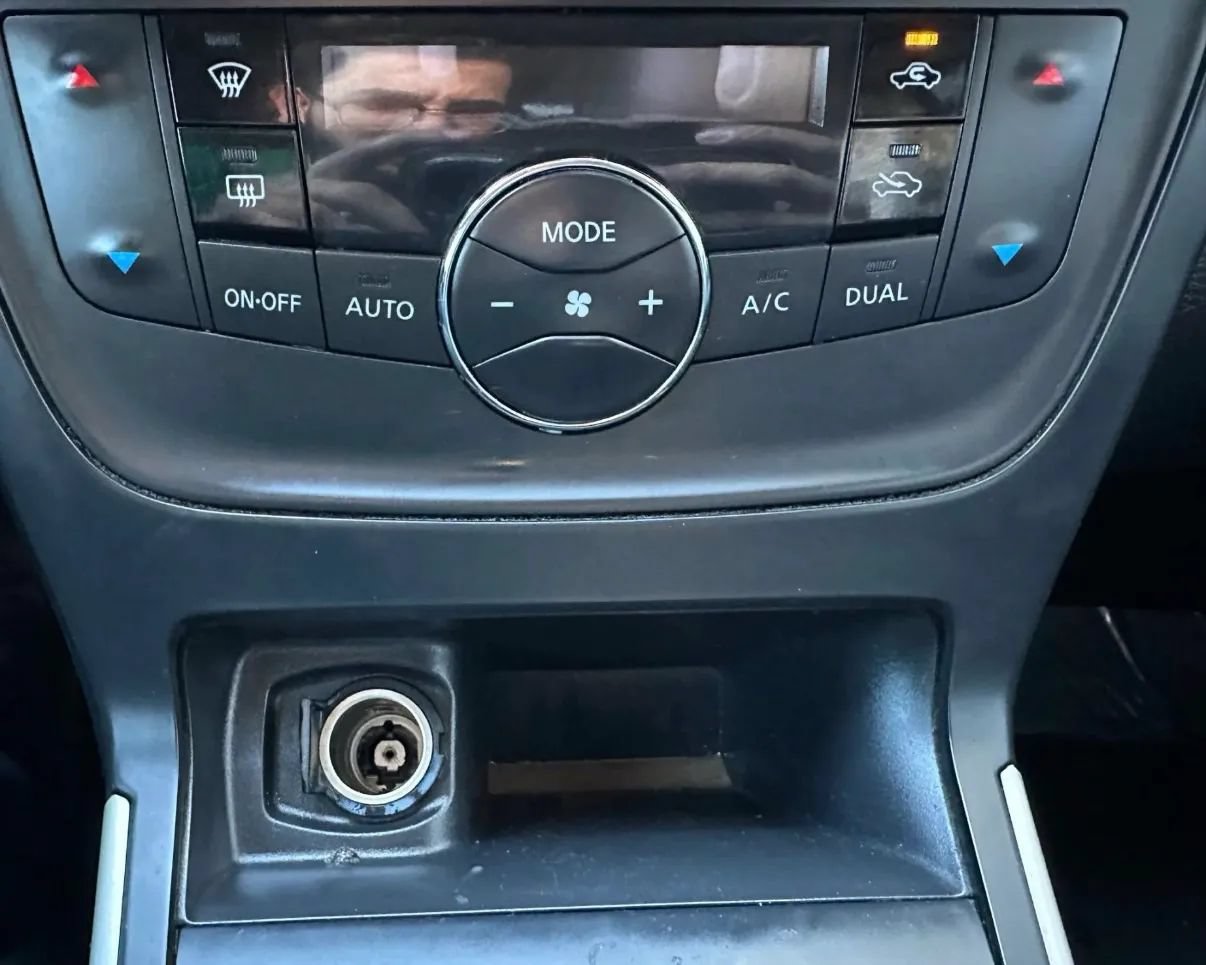 Used 2019 Nissan Sentra SV w/ Special Edition Package FWD image 16