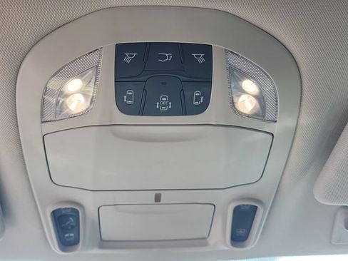 Used 2021 Chrysler Pacifica Limited AWD/4WD image 25