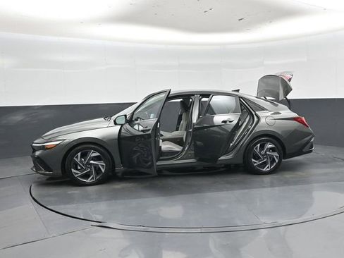 Used 2024 Hyundai Elantra Limited FWD image 49