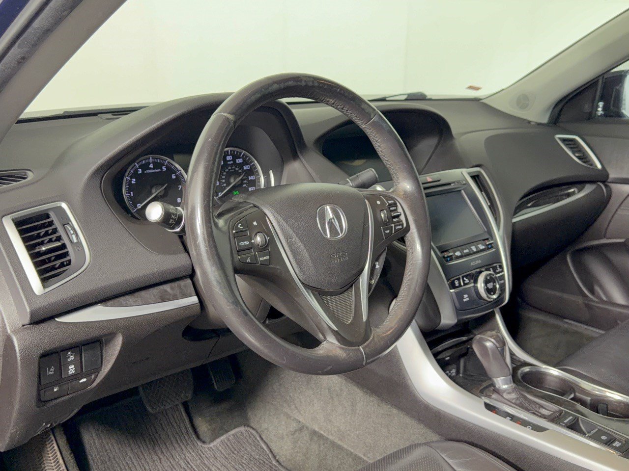 Used 2018 Acura TLX w/ Technology Package FWD image 4