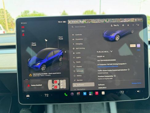 Used 2023 Tesla Model Y Long Range AWD/4WD image 23