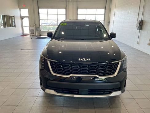 Used 2025 Kia Sorento LX image 7