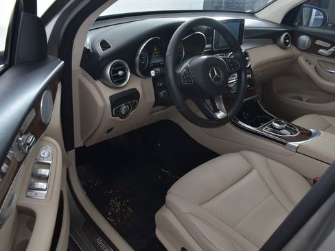 Used 2019 Mercedes-Benz GLC 300 4MATIC image 13