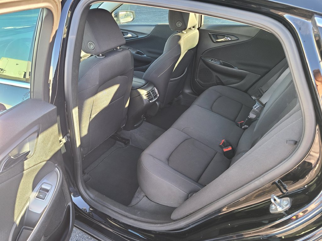 Used 2025 Chevrolet Malibu LT FWD image 18