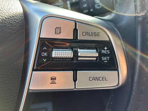 Used 2022 Kia Telluride LX FWD image 37