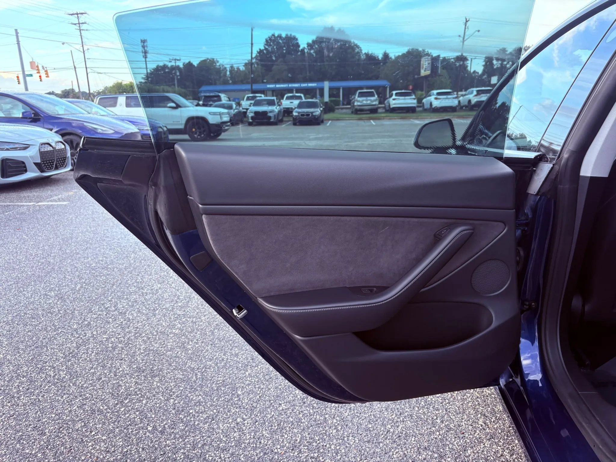Used 2022 Tesla Model 3 Long Range AWD/4WD image 11