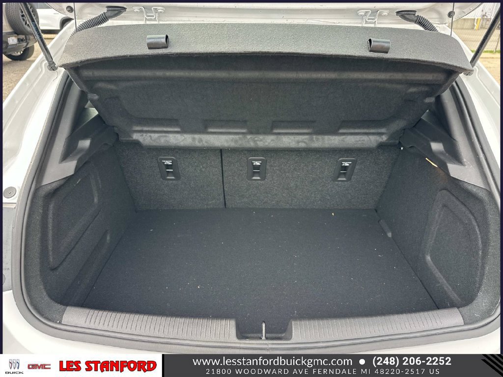 Used 2017 Chevrolet Cruze Premier FWD image 11