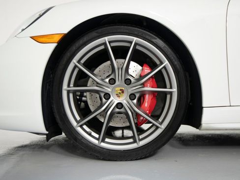 Certified 2017 Porsche 911 Carrera 4S image 14