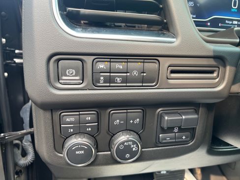 Used 2023 Chevrolet Tahoe LT w/ LT Signature Package AWD/4WD image 26