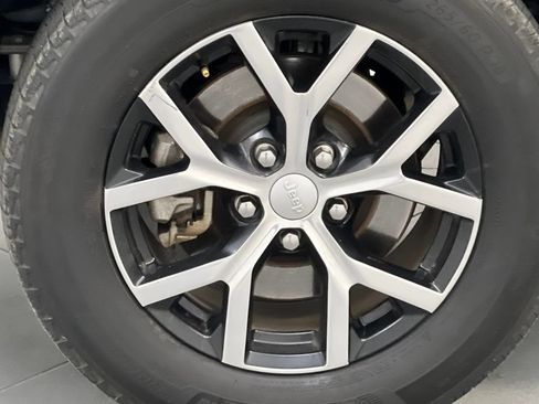 Used 2024 Jeep Grand Cherokee L Limited w/ Luxury Tech Group II image 79