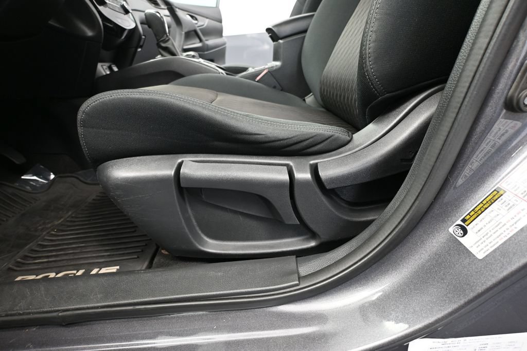 Used 2017 Nissan Rogue S FWD image 15