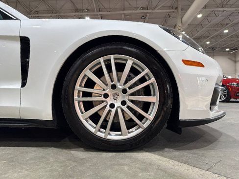 Used 2017 Porsche Panamera image 20