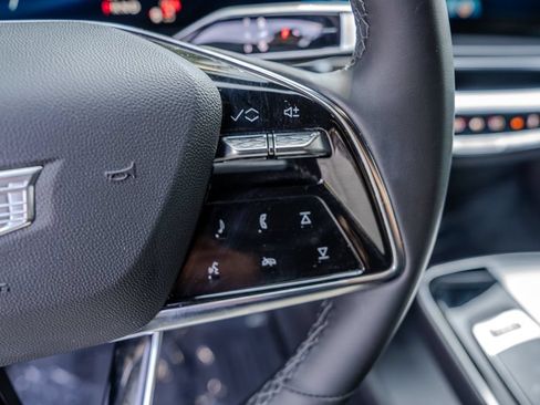 Used 2024 Cadillac Lyriq Tech RWD image 7