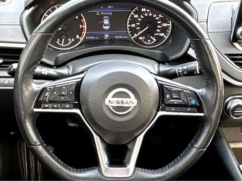 Used 2019 Nissan Altima 2.5 SV image 13