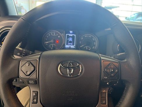 Used 2023 Toyota Tacoma TRD Sport image 6