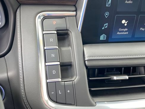 Used 2023 Chevrolet Tahoe Z71 AWD/4WD image 13