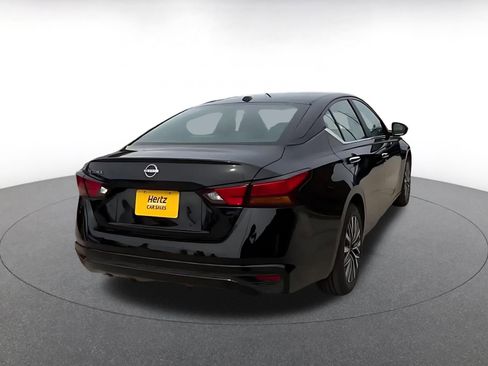 Used 2025 Nissan Altima 2.5 SV FWD image 14