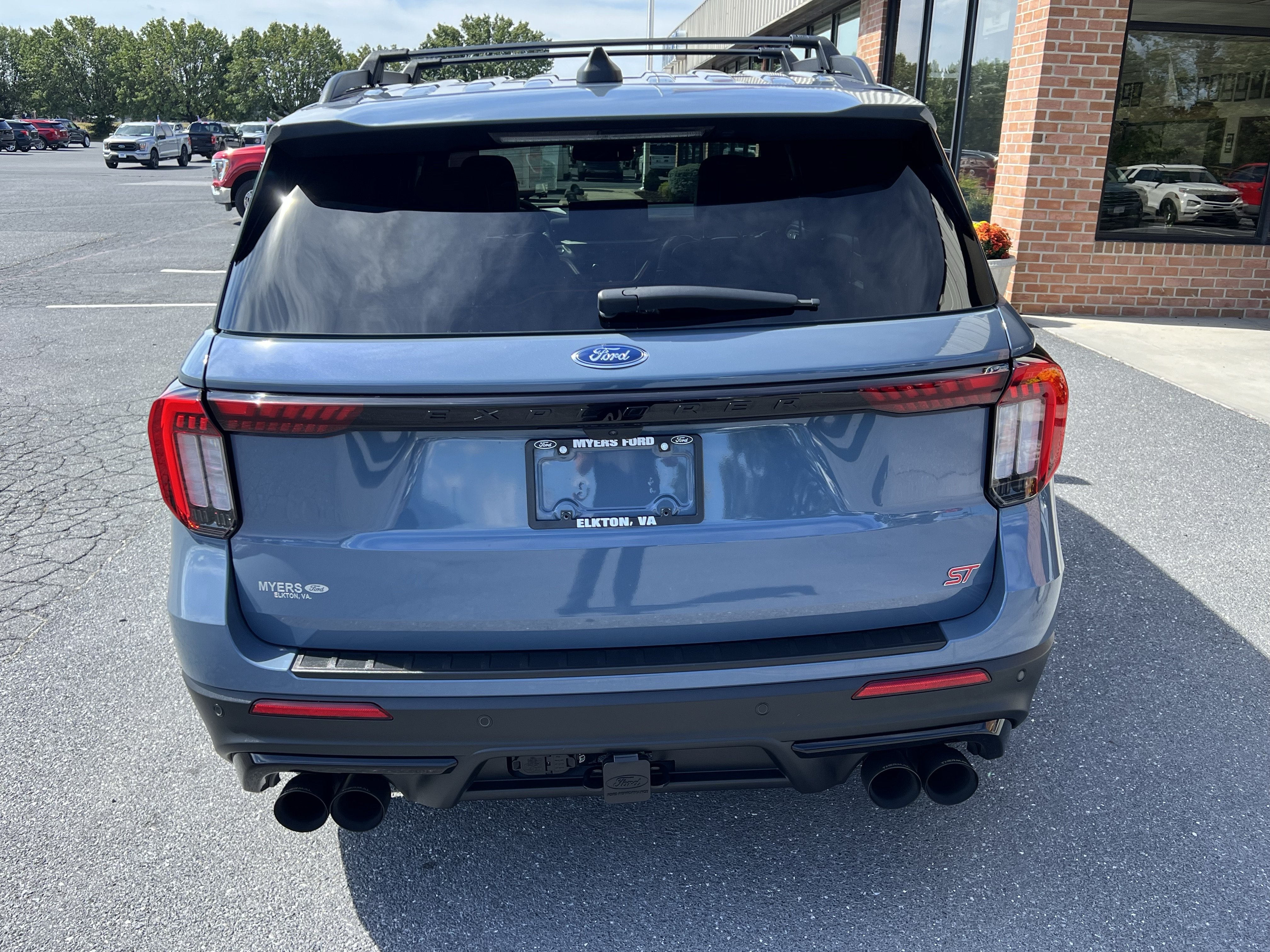 Used 2025 Ford Explorer ST AWD/4WD image 8