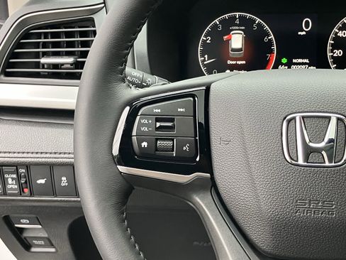 Used 2026 Honda Odyssey EX-L image 21
