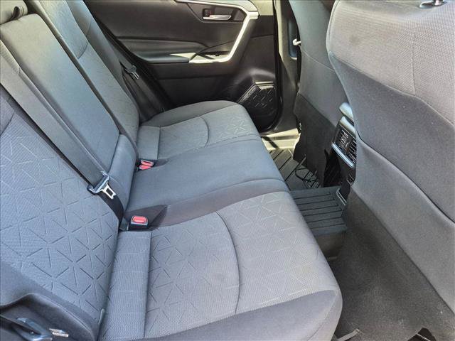 Used 2021 Toyota RAV4 XLE w/ Convenience Package FWD image 18