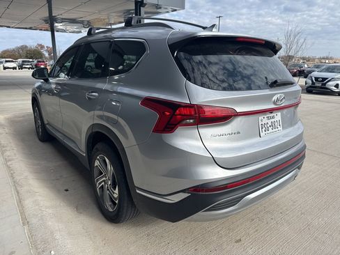 Used 2021 Hyundai Santa Fe SEL image 2