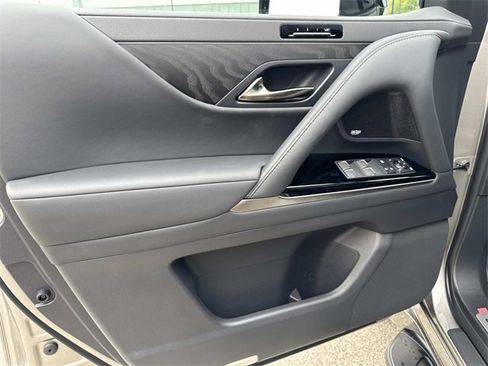 New 2025 Lexus LX 600 4WD w/ Luxury Package image 17