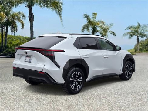 Used 2024 Toyota bZ4X FWD image 4