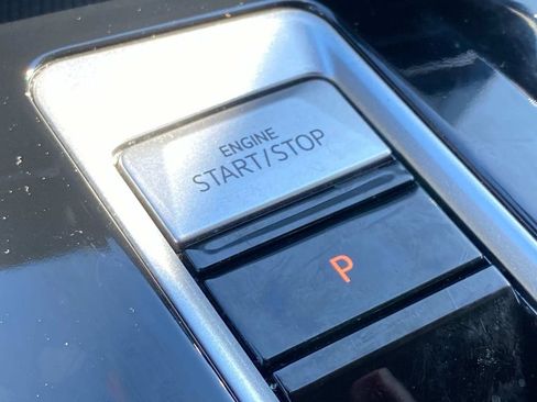 Used 2024 Volkswagen Atlas SE image 29