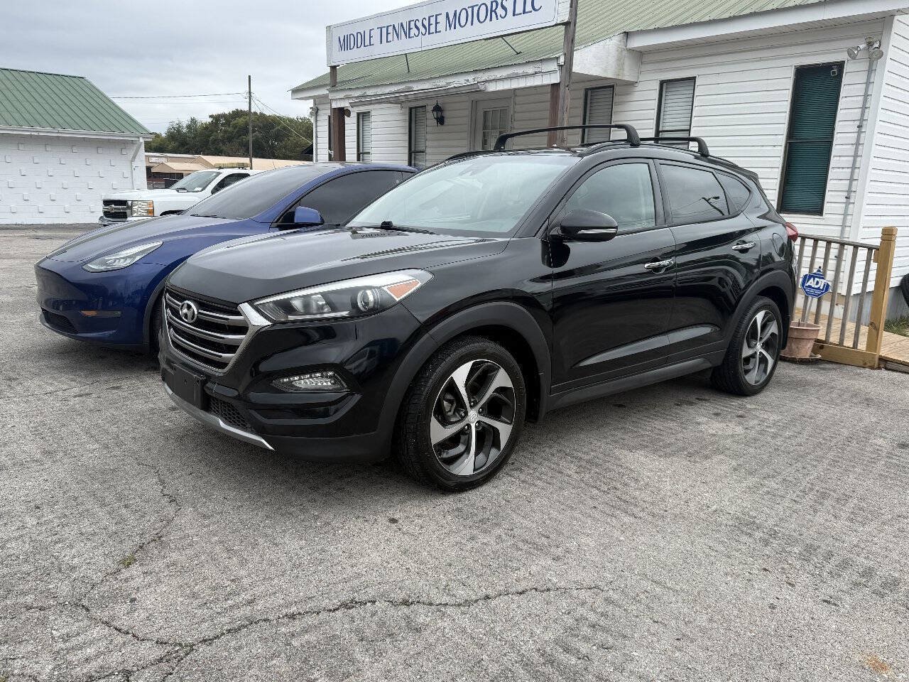 Used 2016 Hyundai Tucson Limited w/ Option Group 03 FWD image 1