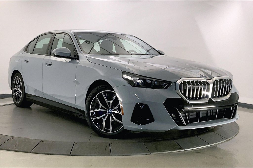 Used 2025 BMW i5 xDrive40 w/ M Sport Package AWD/4WD image 31