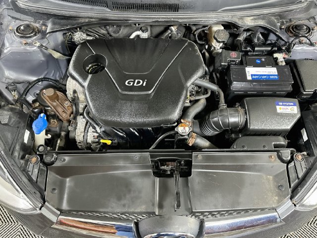 Used 2016 Hyundai Veloster w/ Option Group 03 FWD image 32