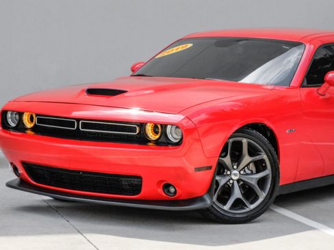 Used 2019 Dodge Challenger R/T RWD image 7