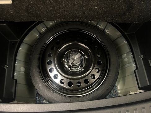 Used 2025 Chevrolet Equinox LT w/ Convenience Package II image 56