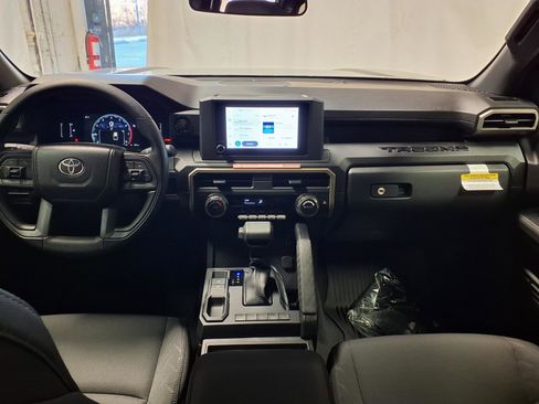 Used 2026 Toyota Tacoma SR image 11