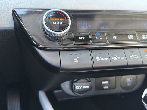 Used 2025 Hyundai Elantra Limited FWD image 27