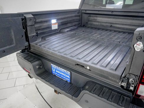 Used 2023 Honda Ridgeline RTL-E image 9