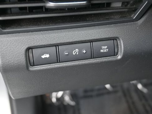 Used 2024 Nissan Altima 2.5 SV FWD image 25