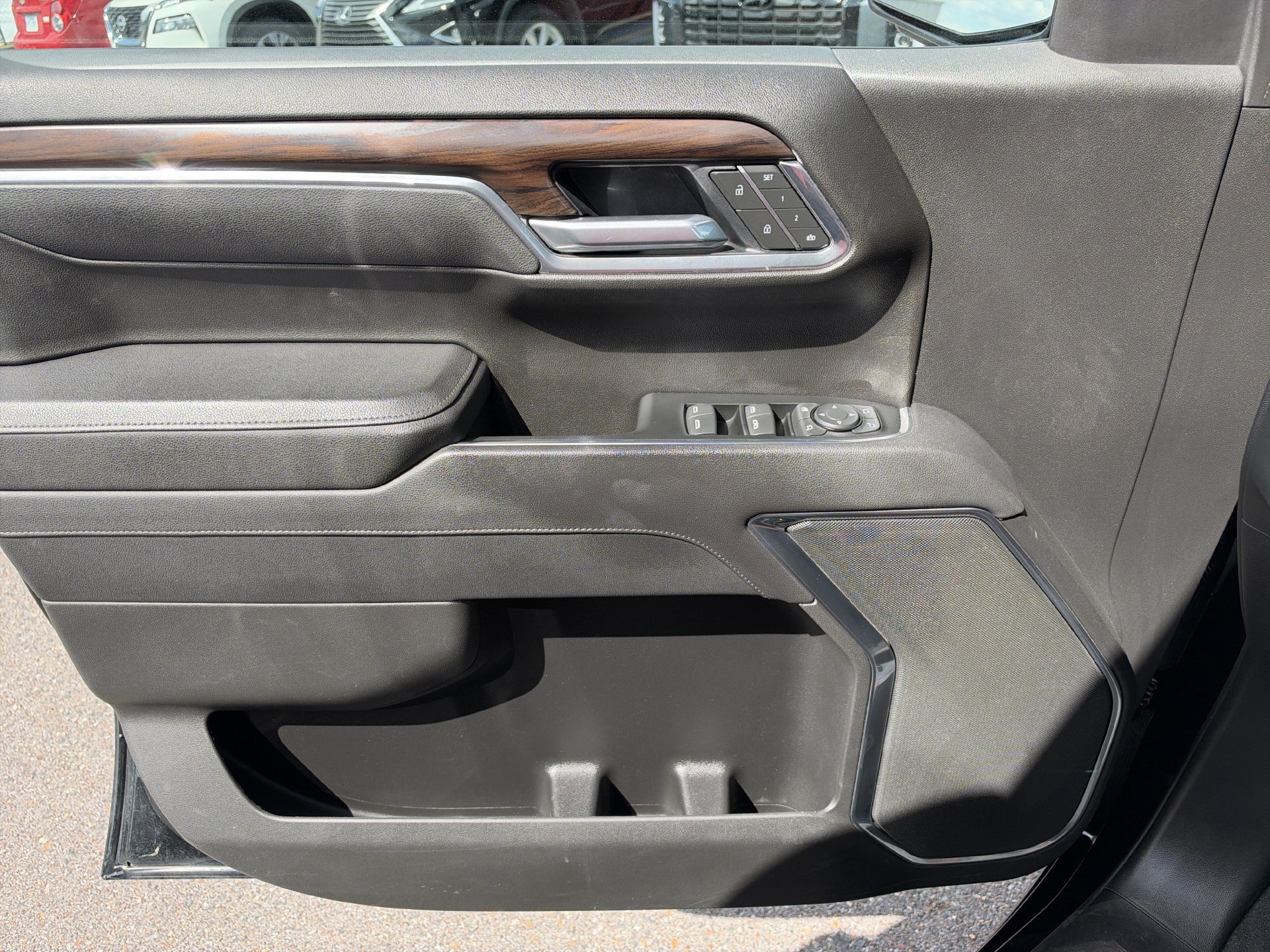 Used 2025 GMC Sierra 1500 SLT RWD image 17