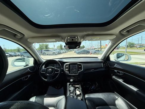 Used 2018 Volvo XC90 T6 Momentum w/ Momentum Plus Package AWD/4WD image 26