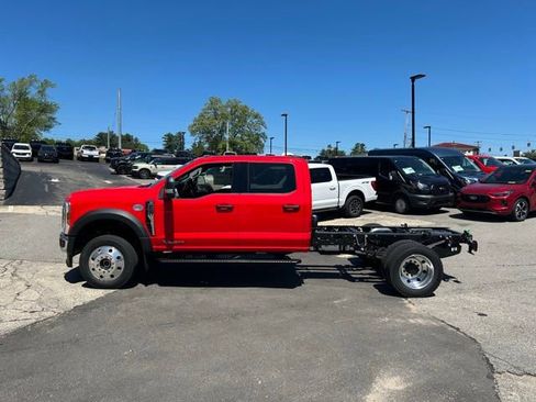 New 2025 Ford F550 4x4 Crew Cab w/ XLT Value Package image 6