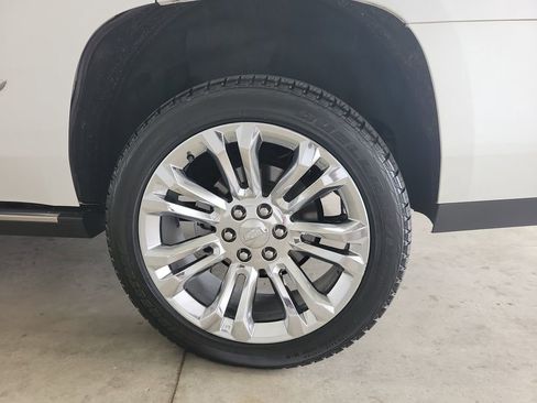 Used 2019 Cadillac Escalade Premium Luxury image 12