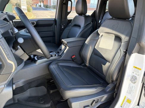 New 2025 Ford Bronco Badlands image 19