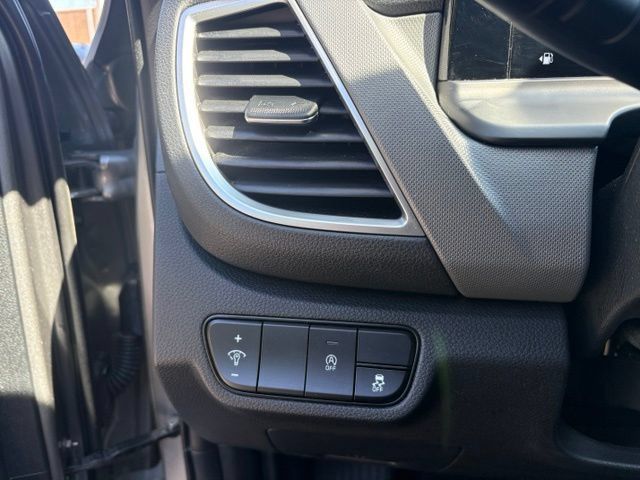 Used 2024 Kia Seltos LX AWD/4WD image 33