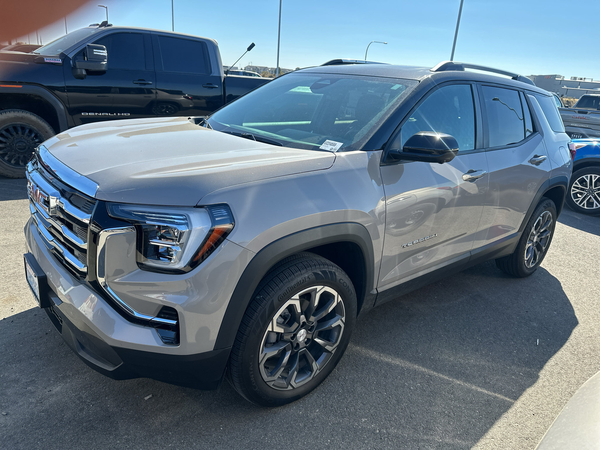 Used 2025 GMC Terrain Elevation w/ Elevation Premium Package AWD/4WD image 1