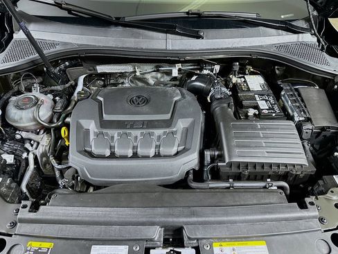 Used 2024 Volkswagen Tiguan Wolfsburg Edition image 9