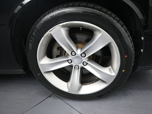 Used 2016 Dodge Challenger R/T RWD image 34